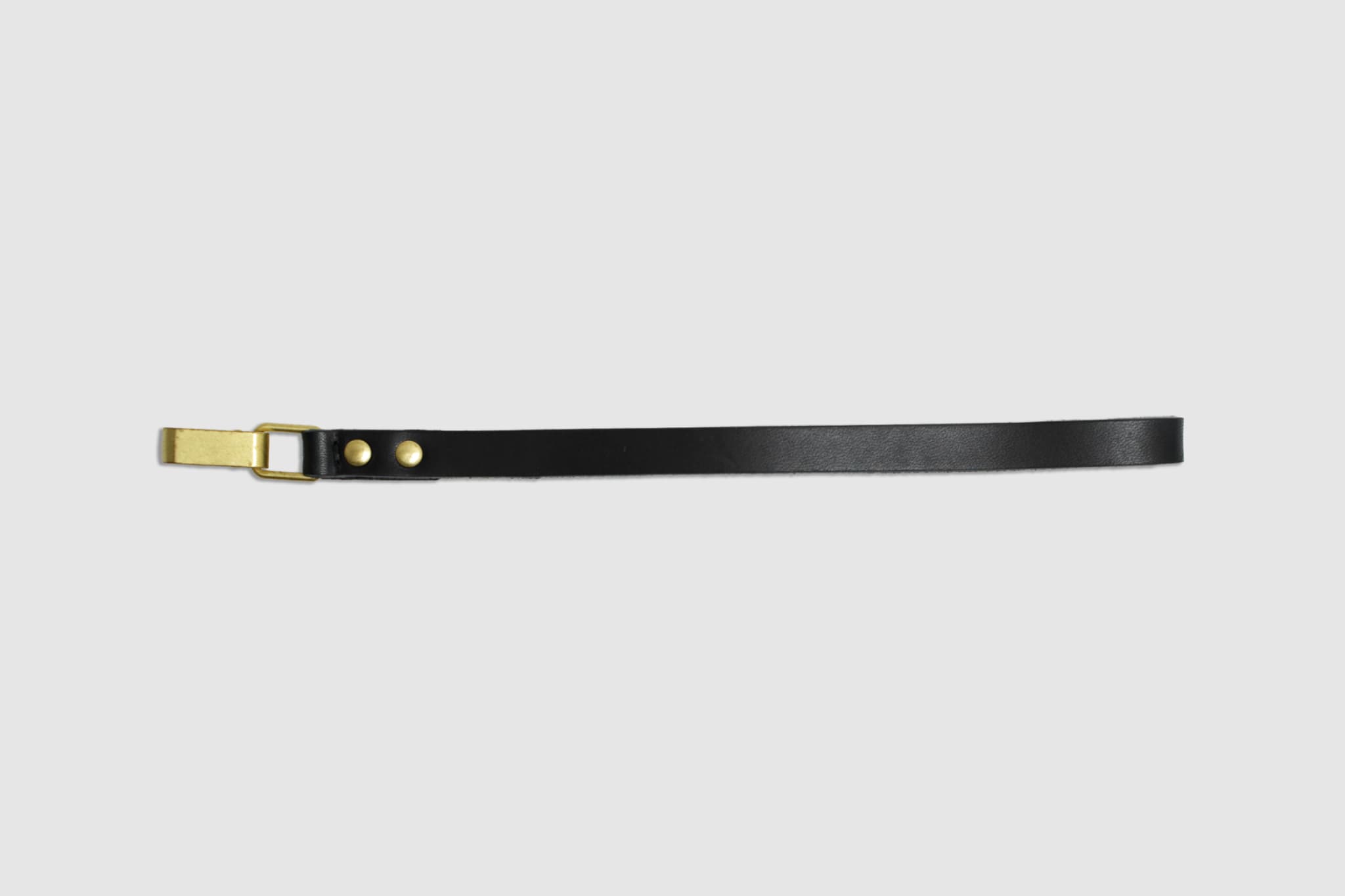 革と真鍮のベーシックなハンドストラップ「Leather Hand Strap」