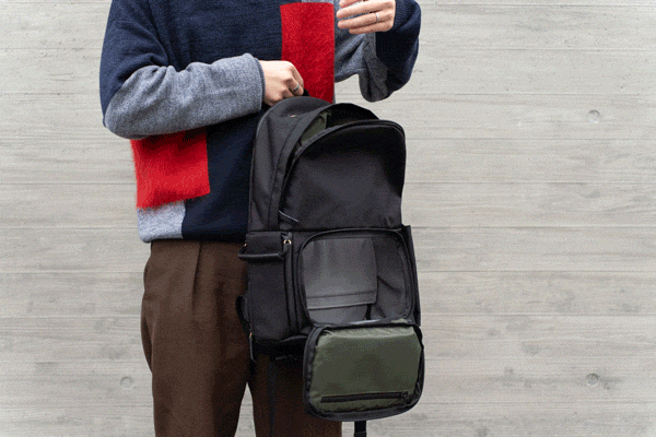 オンオフ使える2階建て構造バックパック「FLOORPACK Flex」